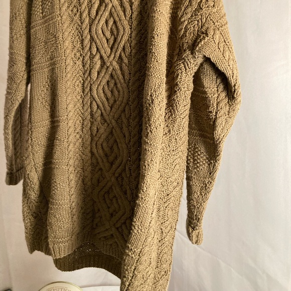 Hand knit sweater large weathervane - Picture 4 of 16